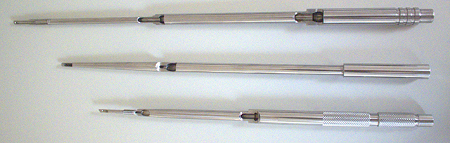 ガンドリル による 小径ガンドリルマシン / 深穴加工機 / 小径深穴加工機 による小径深穴加工